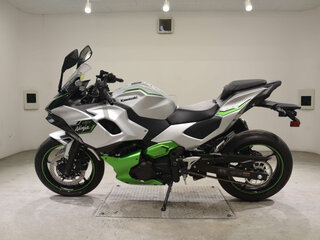 2025 Kawasaki ZX-7 Ninja, белый, 1050000 рублей, вид 2