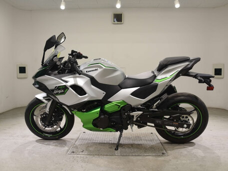 2025 Kawasaki ZX-7 Ninja, белый, 1050000 рублей, вид 2