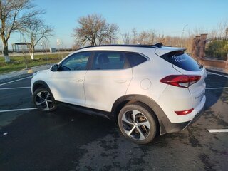 2016 Hyundai Tucson III, белый, 2000000 рублей, вид 4