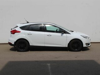 2017 Ford Focus III Рестайлинг, белый, 1175000 рублей, вид 4