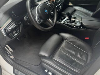 2017 BMW 5 серии 540i xDrive VII (G30/G31/G38), белый, 3950000 рублей, вид 4