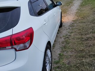 2016 Kia Rio III Рестайлинг, белый, 1257000 рублей, вид 4