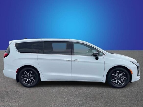 2026 Chrysler Pacifica RU Рестайлинг 2, белый, 12690491 рублей - вид 4