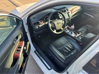 2013 Toyota Camry VII (XV50), белый, 1335000 рублей, вид 3