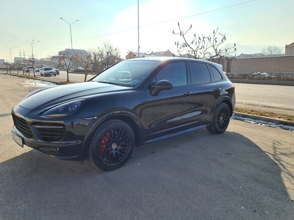 2014 Porsche Cayenne GTS II (958), чёрный, 3600000 рублей