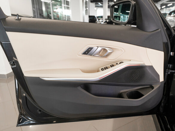 2021 BMW 3 серии 318i VII (G2x), чёрный, 2480000 рублей - вид 12