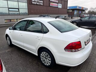 2013 Volkswagen Polo V, белый, 810000 рублей, вид 2