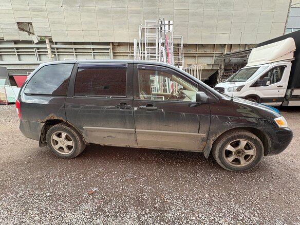 2001 Mazda MPV II (LW), чёрный, 230000 рублей - вид 1
