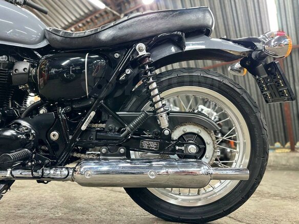 2022 Kawasaki W 800, серый, 850000 рублей - вид 17