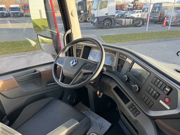 2024 Dongfeng GX, красный, 9000000 рублей - вид 22