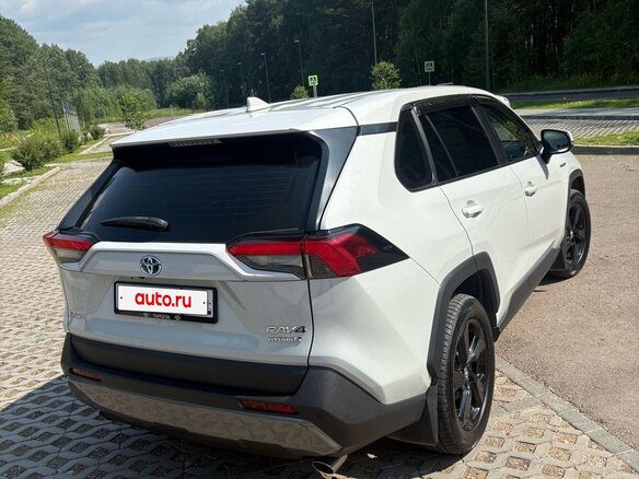 2020 Toyota RAV4 V (XA50), белый, 4400000 рублей - вид 6