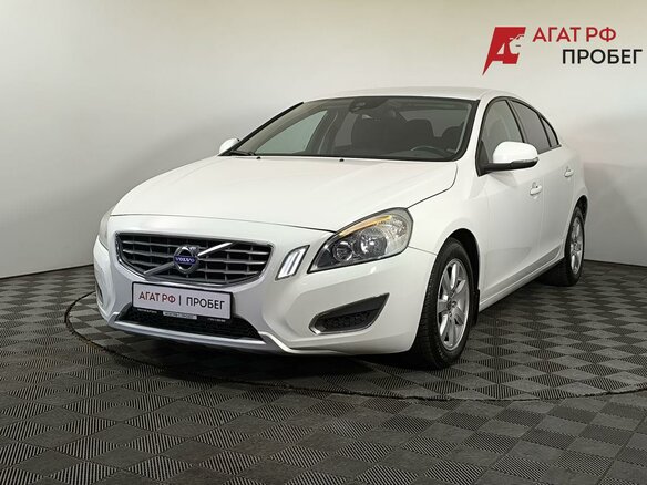 2013 Volvo S60 II, белый, 1090000 рублей