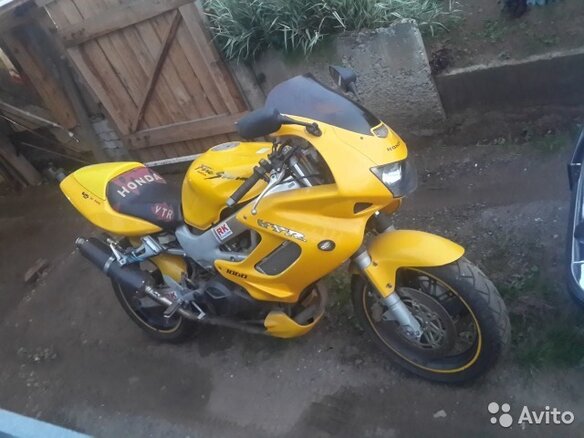 2000 Honda VTR 1000, жёлтый, 275000 рублей