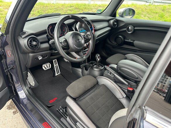 2020 Mini Hatch JCW John Cooper Works GP III (F55/F56) Рестайлинг, серый, 5500000 рублей - вид 23