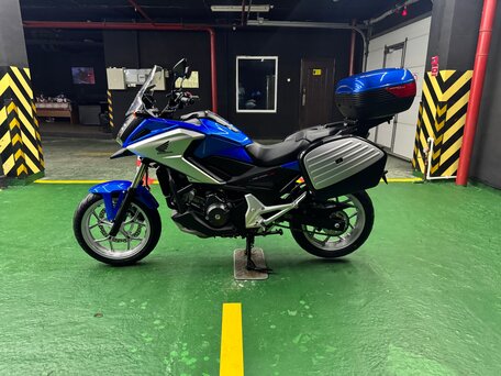 2017 Honda NC 750X, синий, 875000 рублей, вид 2
