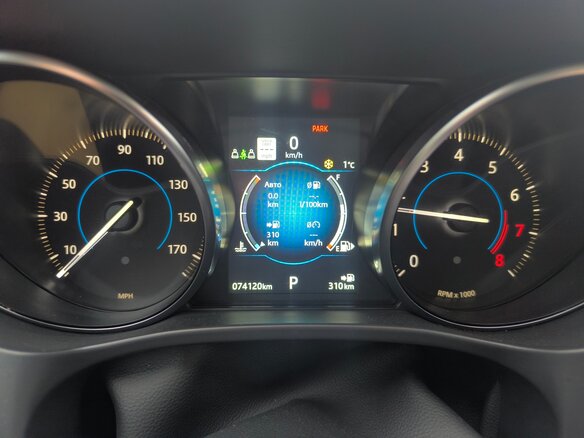 2018 Jaguar F-Pace I, чёрный, 3150000 рублей - вид 15