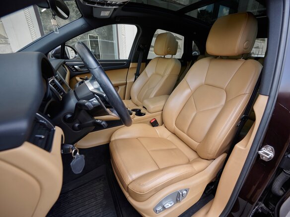 2018 Porsche Macan I, коричневый, 4950000 рублей - вид 11