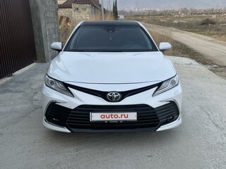2018 Toyota Camry VIII (XV70), белый, 2900000 рублей, вид 1