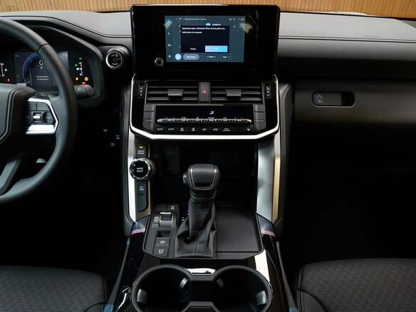 2026 Toyota Land Cruiser 300 Series, чёрный, 13881660 рублей - вид 13
