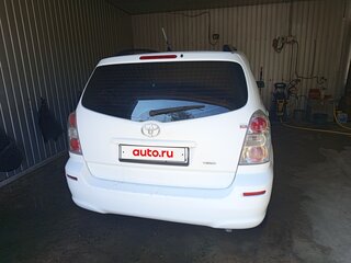 2008 Toyota Corolla Verso I Рестайлинг 2, белый, 700000 рублей, вид 3