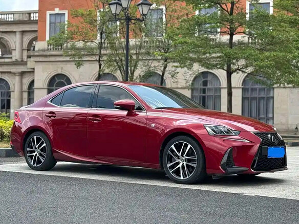 2018 Lexus IS 300 III Рестайлинг, красный, 3894008 рублей - вид 2