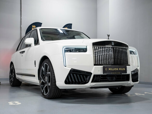 2025 Rolls-Royce Cullinan Black Badge I Рестайлинг (Series II), белый, 64500000 рублей - вид 6