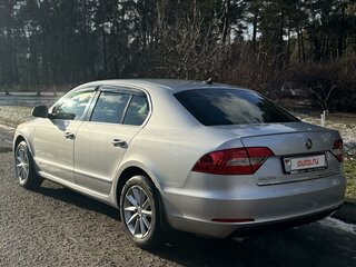 2014 Skoda Superb II Рестайлинг, серебристый, 1350000 рублей, вид 4