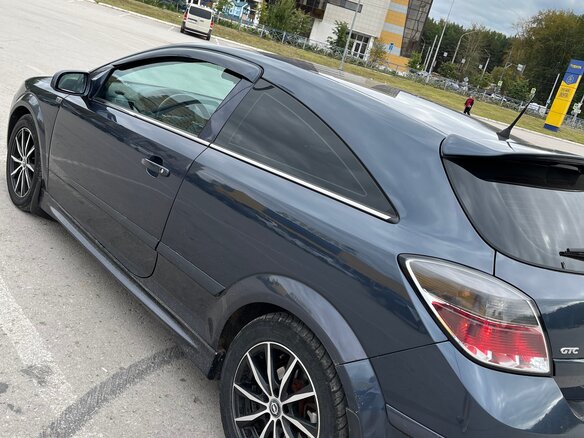 2007 Opel Astra GTC H Рестайлинг, серый, 600000 рублей - вид 2
