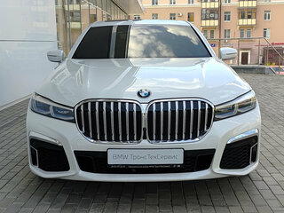 2022 BMW 7 серии 740d xDrive VI (G11/G12) Рестайлинг, белый, 6950000 рублей, вид 2