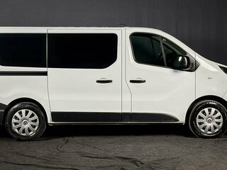 2017 Renault Trafic III, белый, 1900000 рублей, вид 4