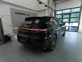 2025 Porsche Cayenne S III Рестайлинг, чёрный, 24950000 рублей, вид 4