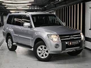 Mitsubishi Pajero IV