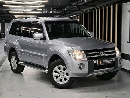 Mitsubishi Pajero IV