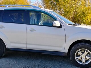 2010 Mitsubishi Outlander II Рестайлинг, белый, 1500000 рублей, вид 5