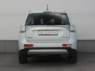 2014 Mitsubishi Outlander III, белый, 1475000 рублей, вид 4