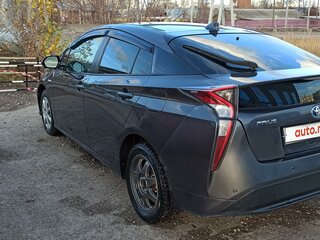 2017 Toyota Prius IV (XW50), серый, 2300000 рублей, вид 4