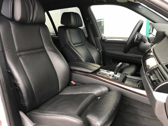 2013 BMW X5 50i II (E70) Рестайлинг, белый - вид 20