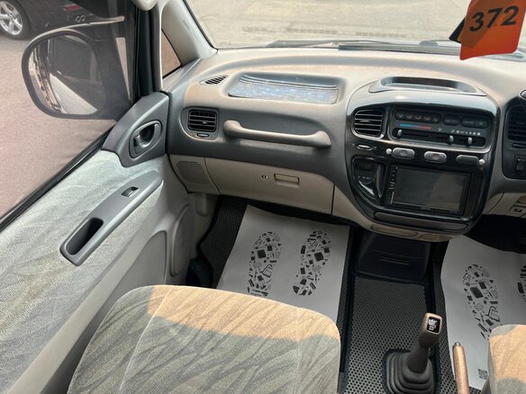 1991 Mitsubishi Delica III, белый, 979000 рублей - вид 14