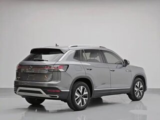 2023 Volkswagen Tayron I Рестайлинг, серебристый, 3050000 рублей, вид 4