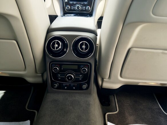 2017 Jaguar XJ Long IV (X351) Рестайлинг, серебристый, 2790000 рублей - вид 22