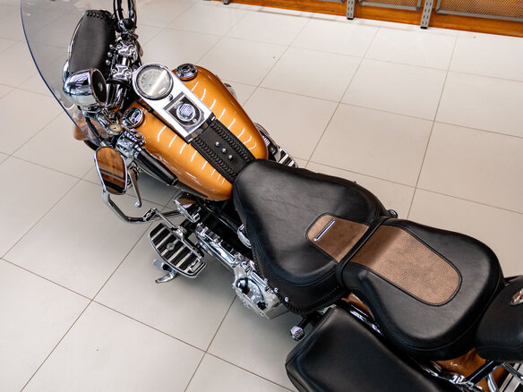 2008 Harley-Davidson Fat Boy, золотистый, 1300000 рублей - вид 38
