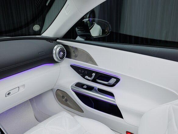 2025 Mercedes-Benz Maybach SL, белый - вид 37