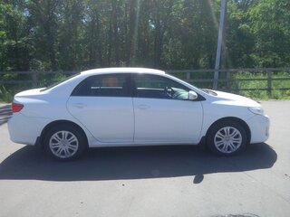 2011 Toyota Corolla X (E140, E150) Рестайлинг, белый, 1050000 рублей, вид 2