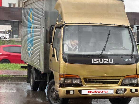 1997 Isuzu Elf (N-series), золотистый, 1150000 рублей