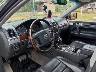 2004 Volkswagen Touareg I, чёрный, 900000 рублей, вид 5
