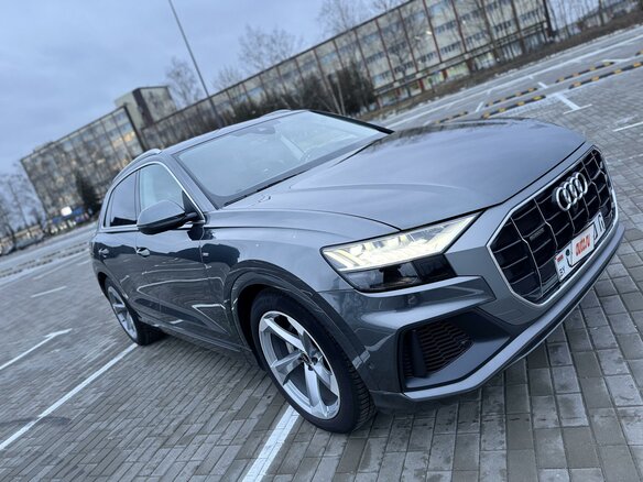 2022 Audi Q8 55 TFSI I (4M), серый, 10900000 рублей - вид 1