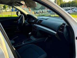 2010 BMW 1 серии 116i I (E81/E82/E87/E88) Рестайлинг, белый, 1150000 рублей, вид 5