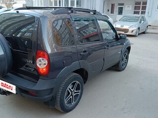 2015 Chevrolet Niva I Рестайлинг, коричневый, 750000 рублей, вид 4