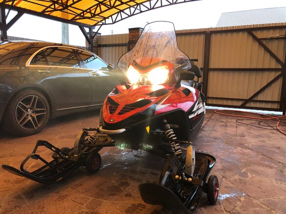 2011 Polaris 550 IQ, красный - вид 5