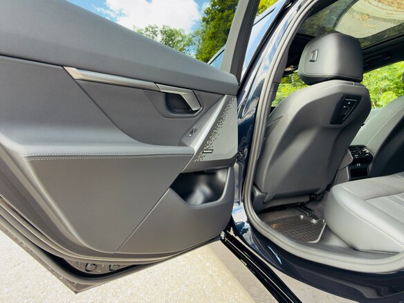 2024 BMW 5 серии 520d xDrive VIII (G60/G61/G68), синий, 7325000 рублей - вид 23